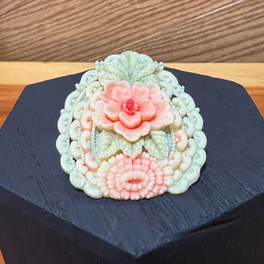 Vintage Filigree Celluloid Floral Brooch Lapel Pin Bouquet Hand Painted Carved‎